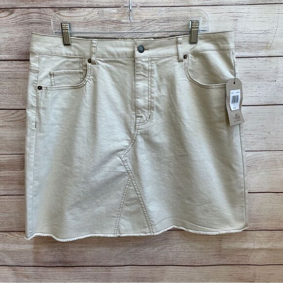 NEW WITH TAGS FRYE & CO DENIM SKIRT IN CREAM - Picture 2 of 6